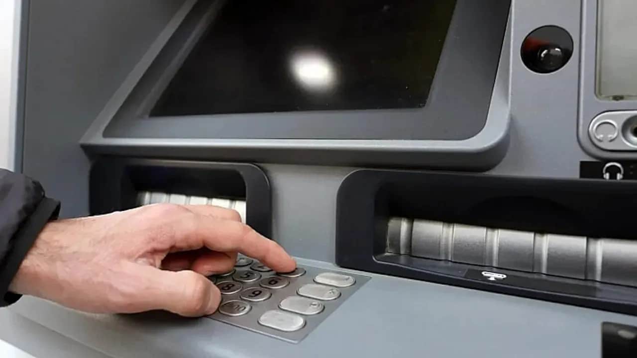 Foto - Kartınızı Bu Saatlerde Sakın ATM'ye Sakın Sokmayın!