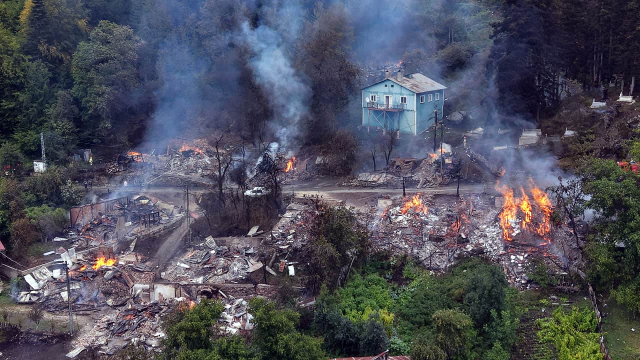 Foto - Kastamonu'da köy yandı: 16 haneden 11’i kül oldu