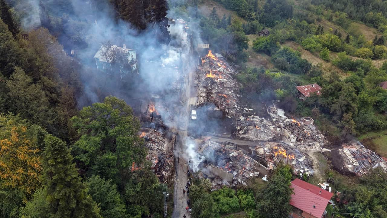 Foto - Kastamonu'da köy yandı: 16 haneden 11’i kül oldu