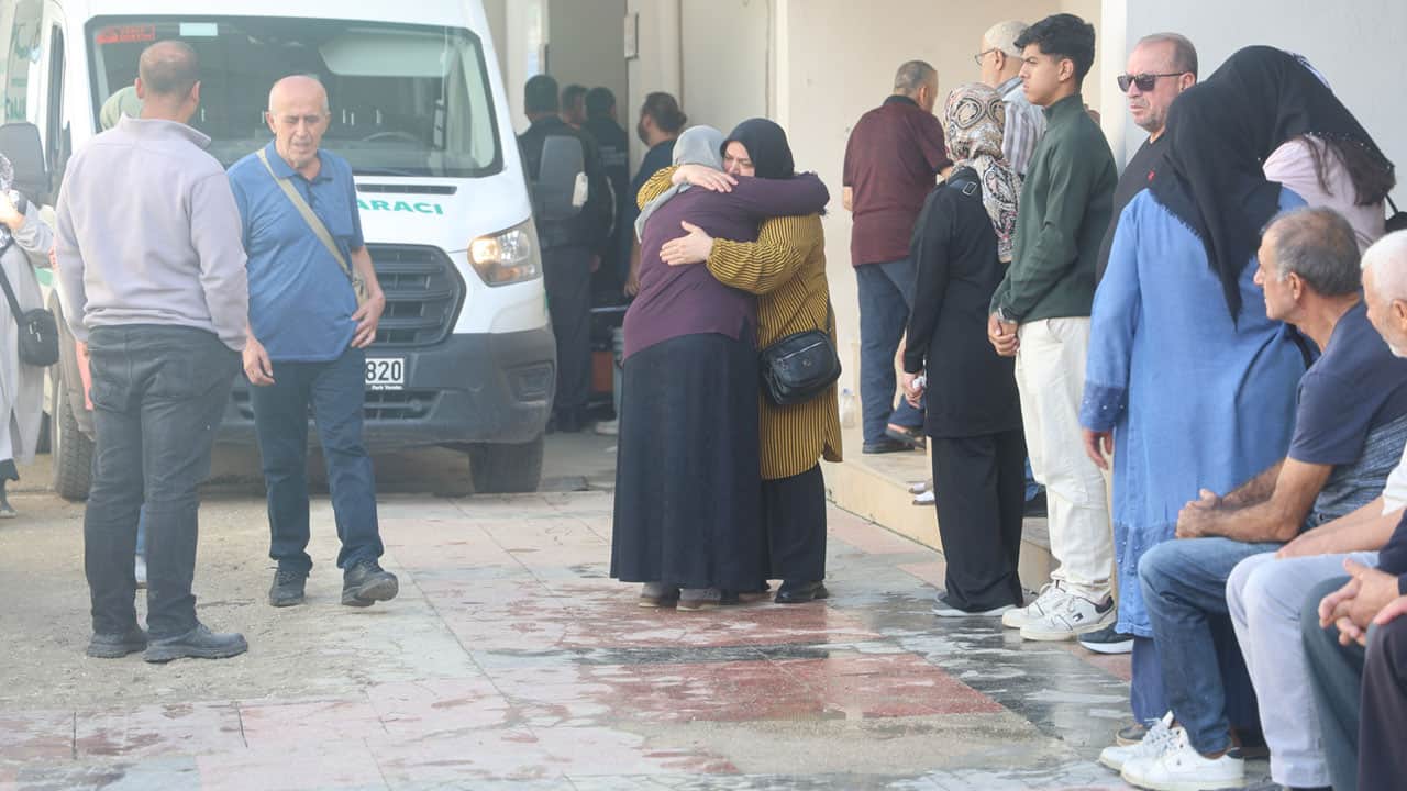 Foto - Katliam gibi kazada ölen 7 kişiye gözyaşlarıyla veda! 1 yaşındaki Atakan annesiyle aynı tabutta uğurlandı! 
