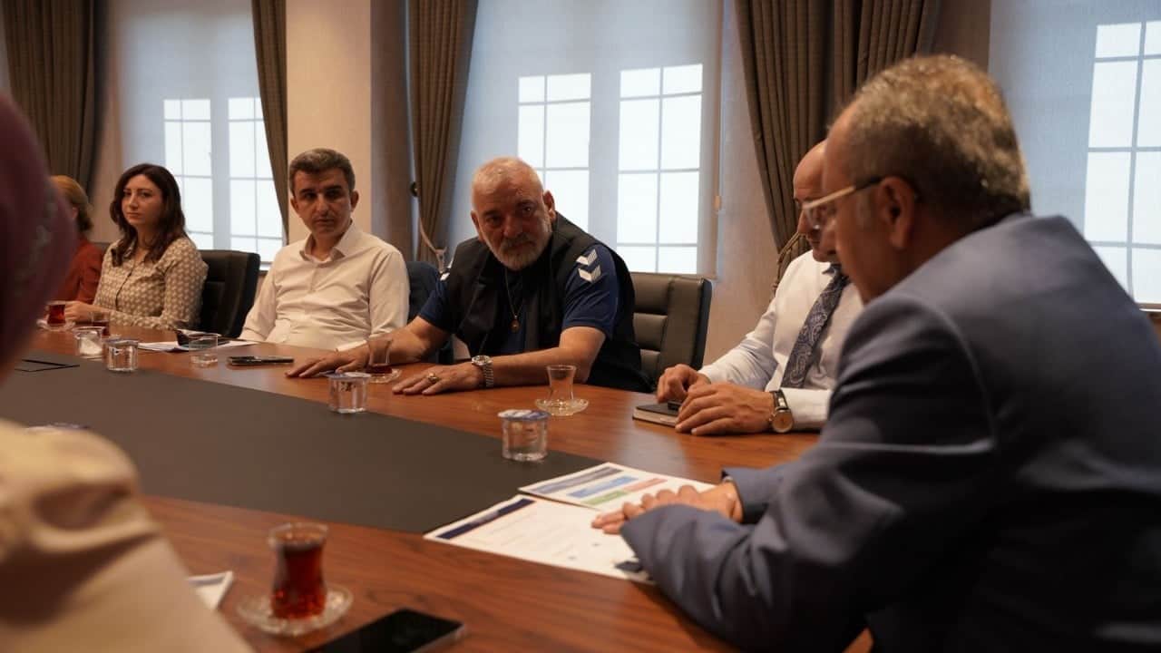 Foto - Kaymakamı Yüksel Çelik başkanlığında Öğrenci Devamsızlığı Nedenleri ve Çözümleri Çalıştayı Ümraniye’de düzenlendi
