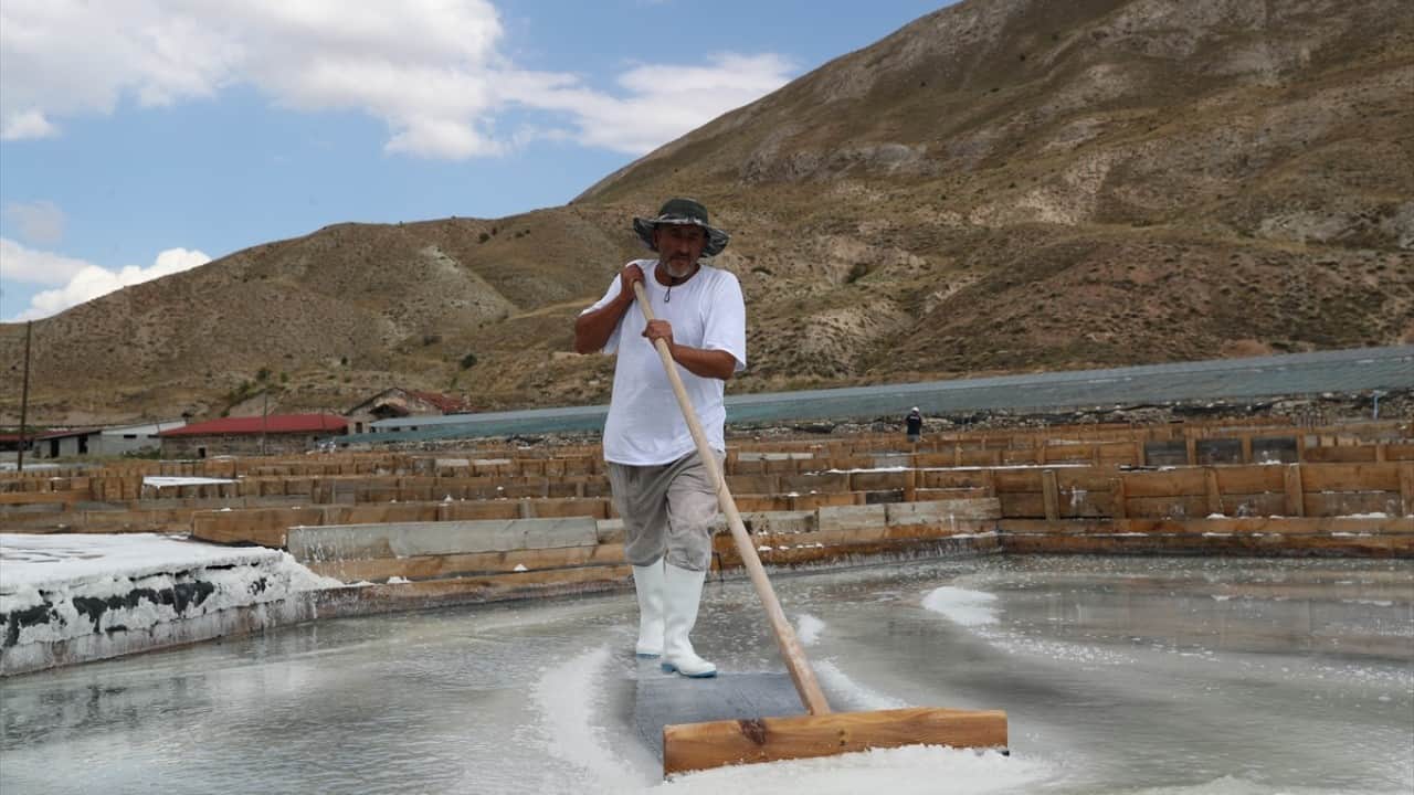 Foto - Kemah’ın asırlık tuzu serası Sofraların vazgeçilmezi Erzincan’dan