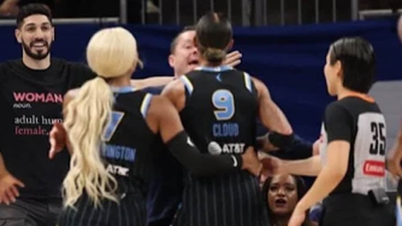 Foto - Kendisini kadın olarak tanımladığını söylemişti! Kadın basketbolcular, FETÖ’cü Enes Kanter’in feleğini şaşırttı