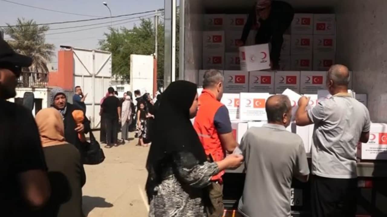 Kerkük’te gıda kolisi dağıttı: Türk Kızılay’dan 500 aileye yardım
