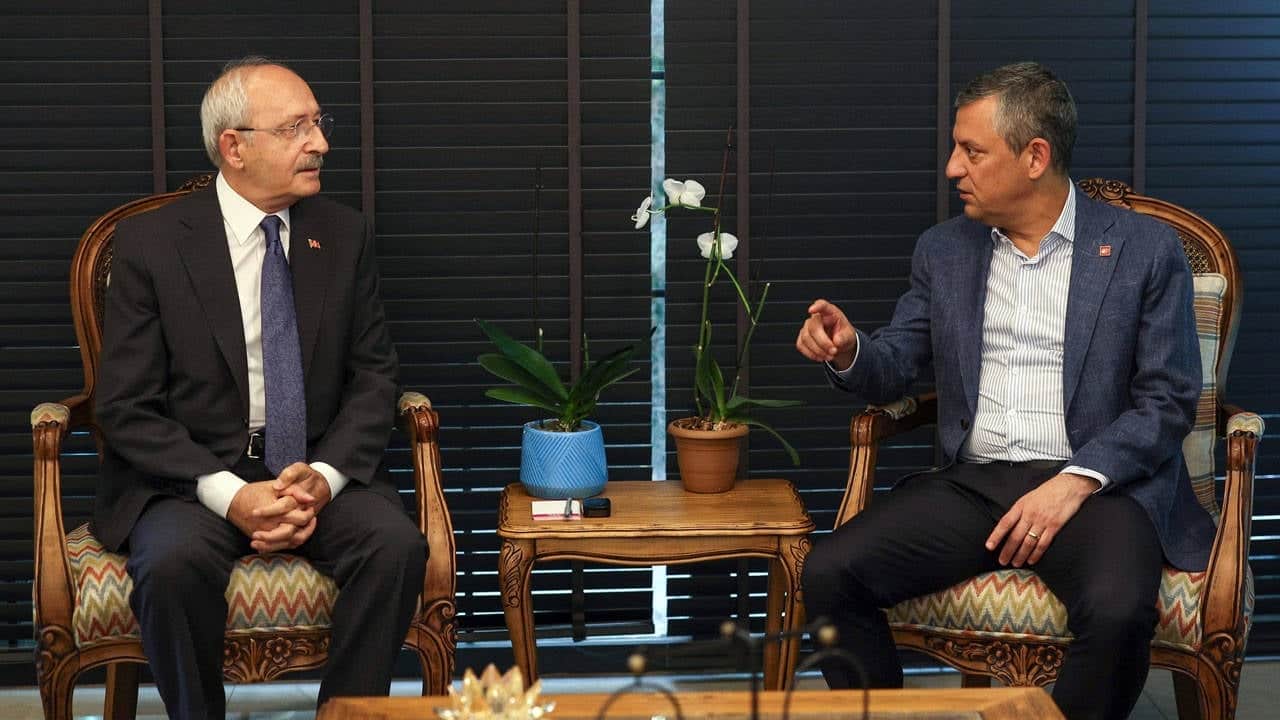 Foto - Kılıçdaroğlu-Özel kapışması devam ederken, CHP ile ilgili herkesi ters köşe yapacak iddia: Üçüncü bir grup var, tamamı istifa edecek