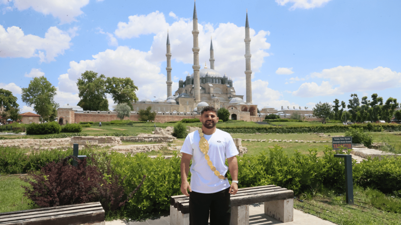 Foto - Kırkpınar başpehlivanı Taş mutluluktan uçuyor: Çocukluk hayalimi gerçekleştirdim