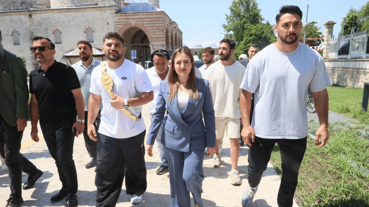 Foto - Kırkpınar başpehlivanı Taş mutluluktan uçuyor: Çocukluk hayalimi gerçekleştirdim