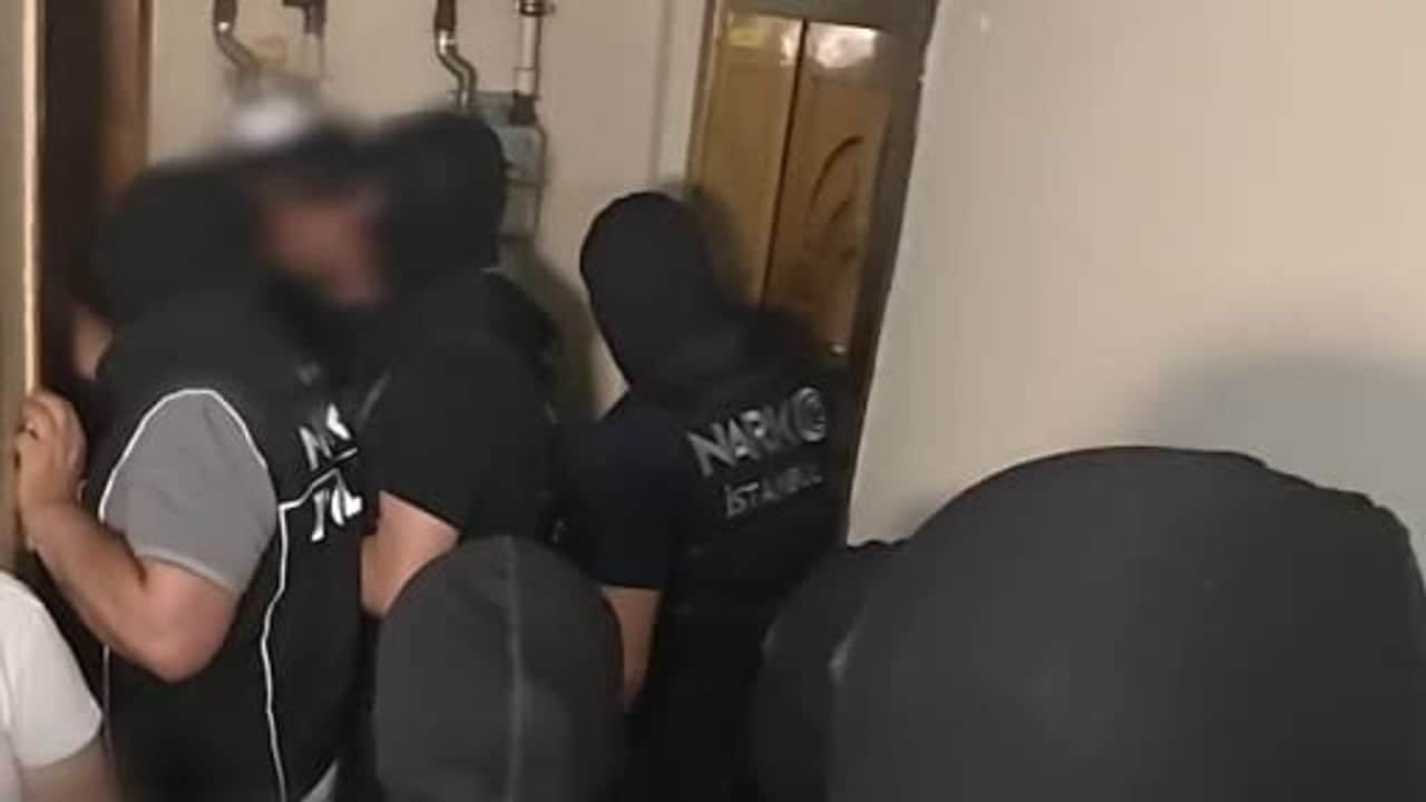Foto - Kırmızı bültenle aranan Faslı kadın bu defa Avcılar’da yakalandı... İstanbul'da dev operasyon 