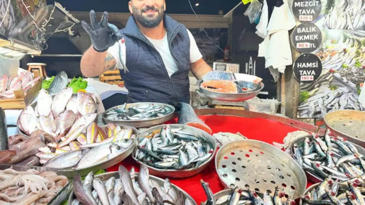 Foto - Kırmızı etin pabucunu dama attı: Tanesi 100 liradan satılıyor!