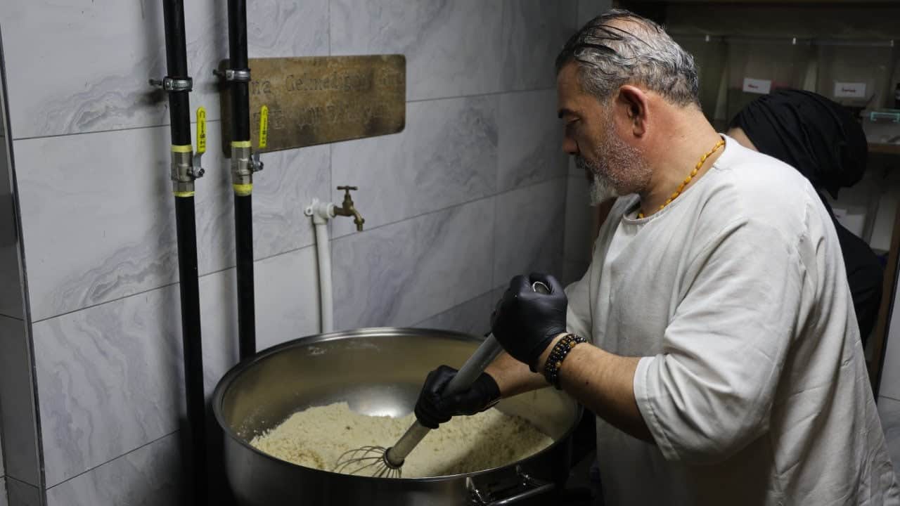 Foto - Kışın meşhur lezzetine yazın da talep yağıyor: Bugün ne pişirsem diyenlere... Un, tavuk ile nasıl yapılıyor?