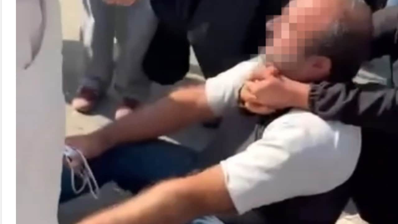Foto - Kız çocuklarının etek altı görüntülerini çekerken yakalandı! Sapığın mesleği şaşırttı