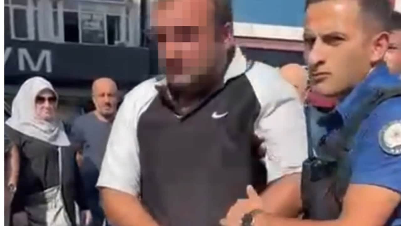 Foto - Kız çocuklarının etek altı görüntülerini çekerken yakalandı! Sapığın mesleği şaşırttı