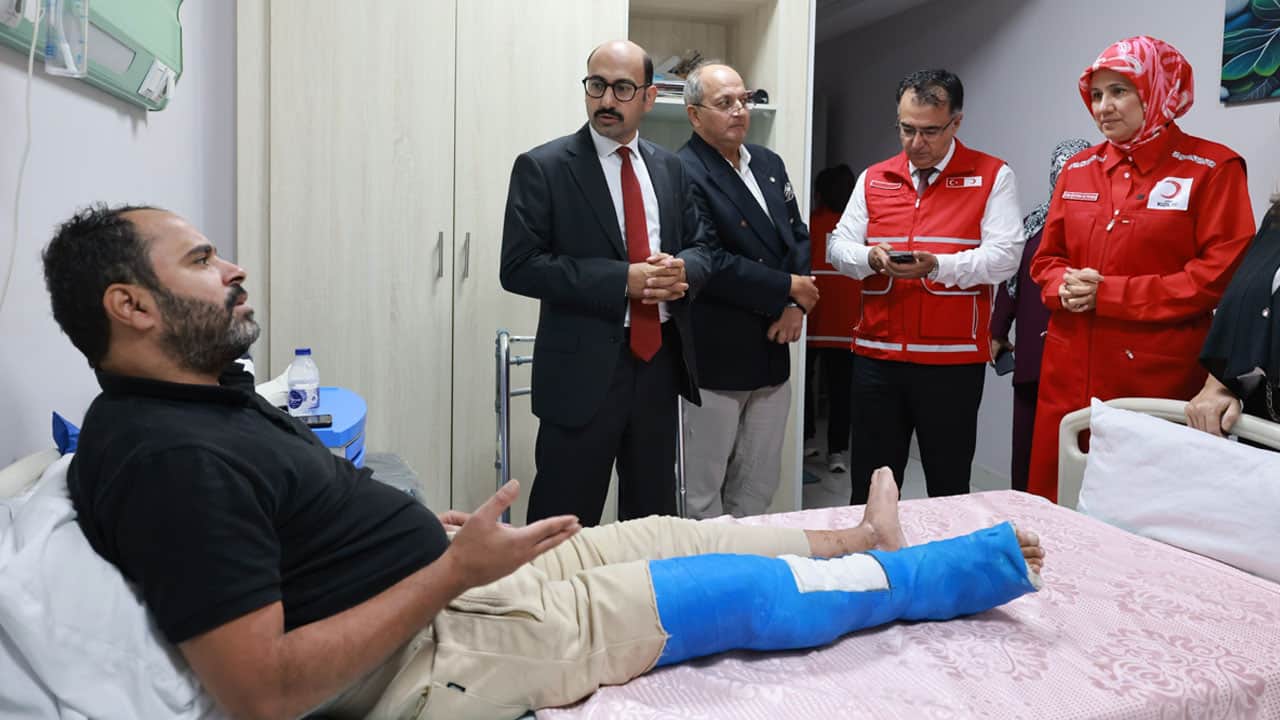 Foto - Kızılay Genel Başkanı Yılmaz Gazzeli hastaları ziyaret etti: Filistinli kardeşlerimizi yalnız bırakmayacağız