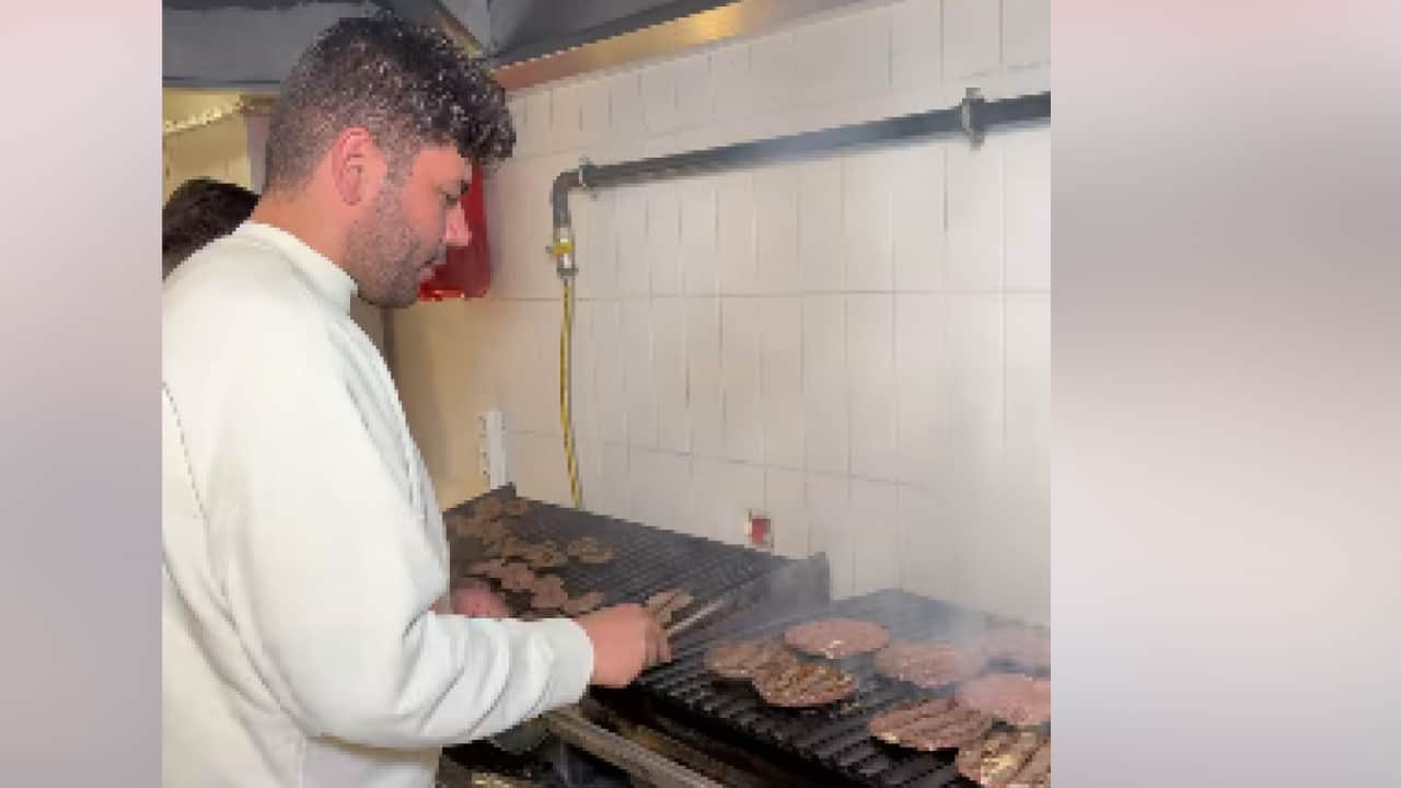 Foto - Köfteci Sergen yeni şube açtı: Acun Ilıcalı’nın haftada üç defa yediği o meşhur köfteci oymuş... 
