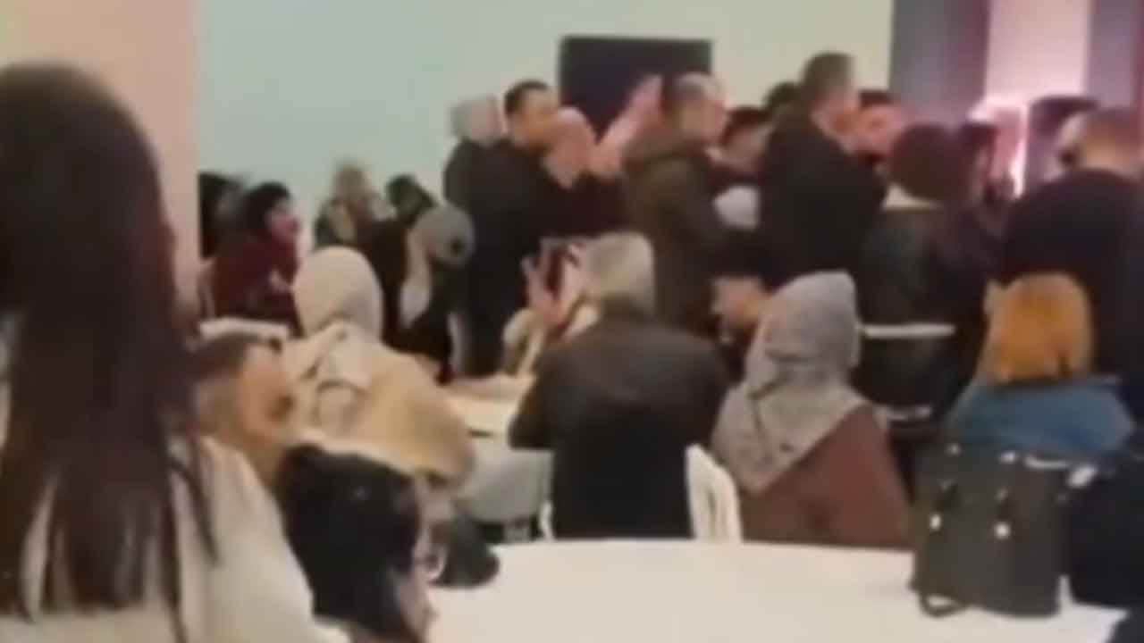 Foto - Köfteci Yusuf için kuyruklar oluştu: Sakallarından vazgeçmeyen arkadaşlarla vedalaşabiliriz