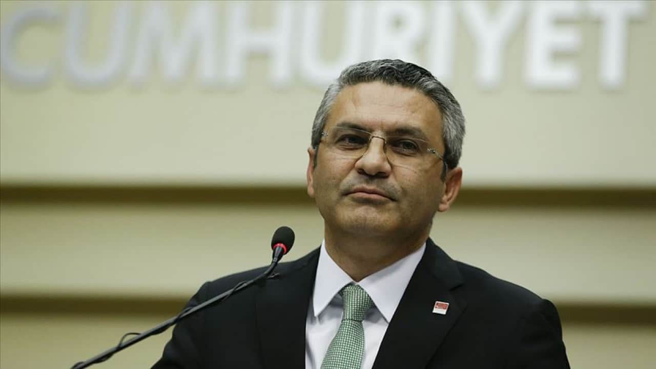Foto - Koltuk sevdası CHP'yi bitirdi! Özgür Özel'in kaçışının ardından 4 aday daha sahneye fırladı!