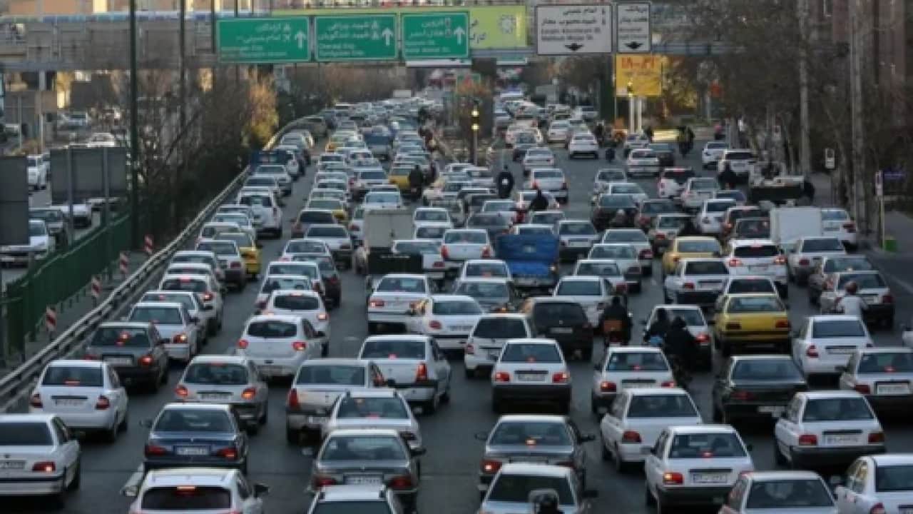 Foto - Komşuda akaryakıt krizi: Petrol ülkesinde benzin bulamıyorlar!