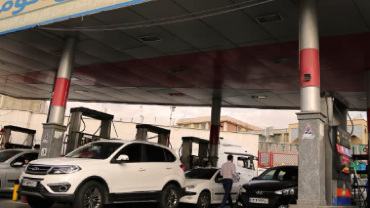 Foto - Komşuda akaryakıt krizi: Petrol ülkesinde benzin bulamıyorlar!