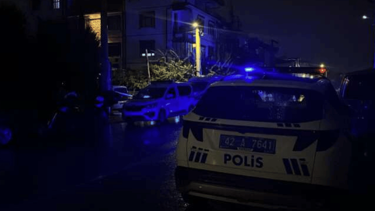 Foto - Silahı çıkarıp ateş etmeye başladı: 15 yaşındaki çocuk vuruldu!