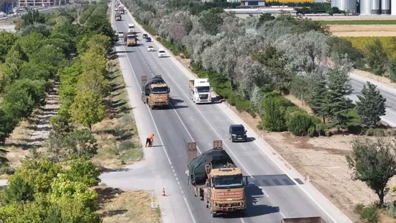 Foto - Konya’da sıcak saatler: Yüzlerce tank, askeri araç yola çıkıp ilerlemeye başladı