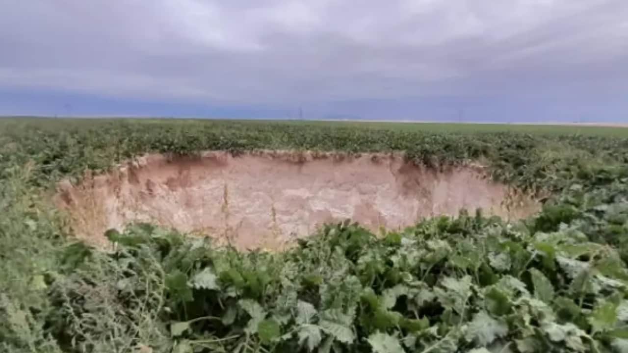 Konya'da yer yerinden oynadı! Ekipler güvenlik tedbirlerini aldı!