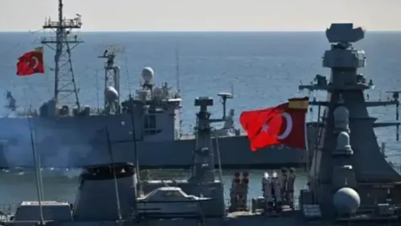 Foto - Korkudan bakın ne yapacaklar: Türk donanması İsrail’e üç buçuk attırdı