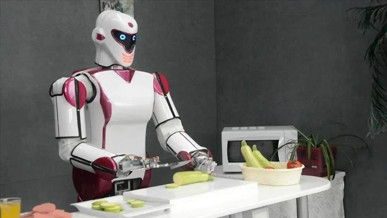 Foto - Korkulan senaryo maalesef gerçek oldu: Binlerce robot bir anda sahaya sürüldü