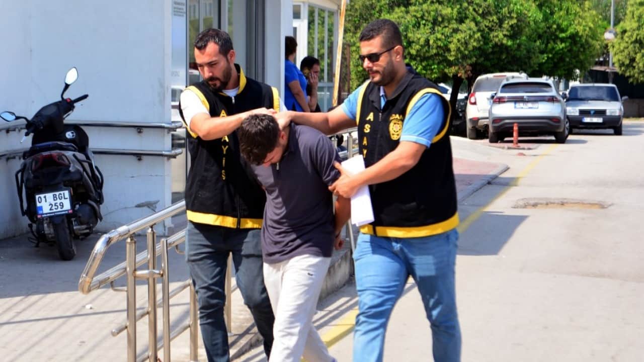 Foto - Kötülüklerin anasından bir kötülük daha! Alkol belası çocukluk arkadaşını dinlemedi