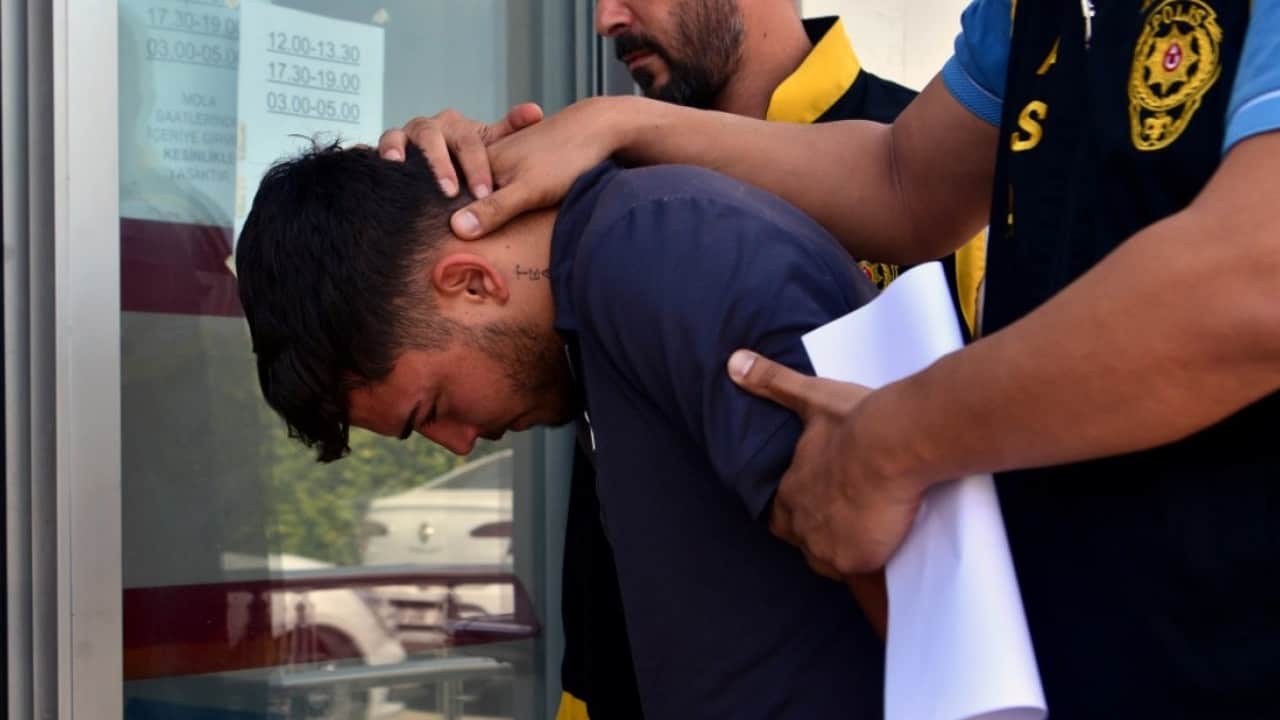 Foto - Kötülüklerin anasından bir kötülük daha! Alkol belası çocukluk arkadaşını dinlemedi