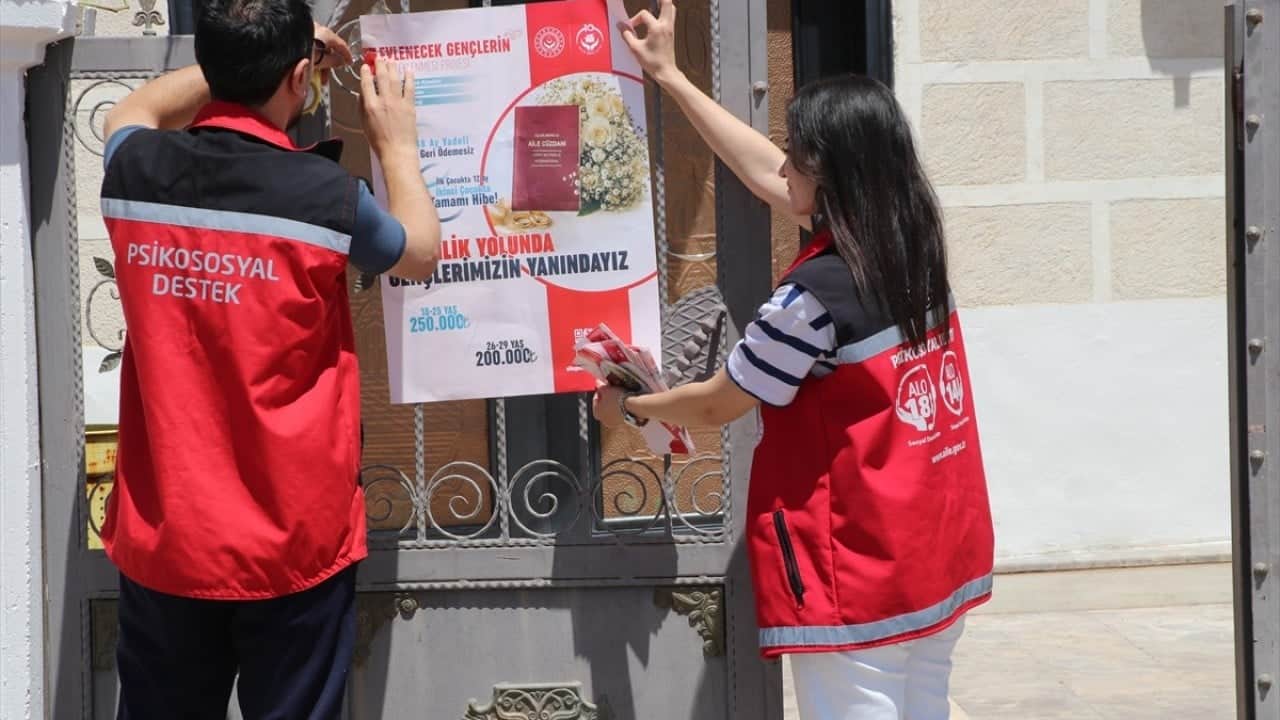 Köy köy gezip her kapıyı çalıyorlar Bakanlıktan evlilik seferberliği