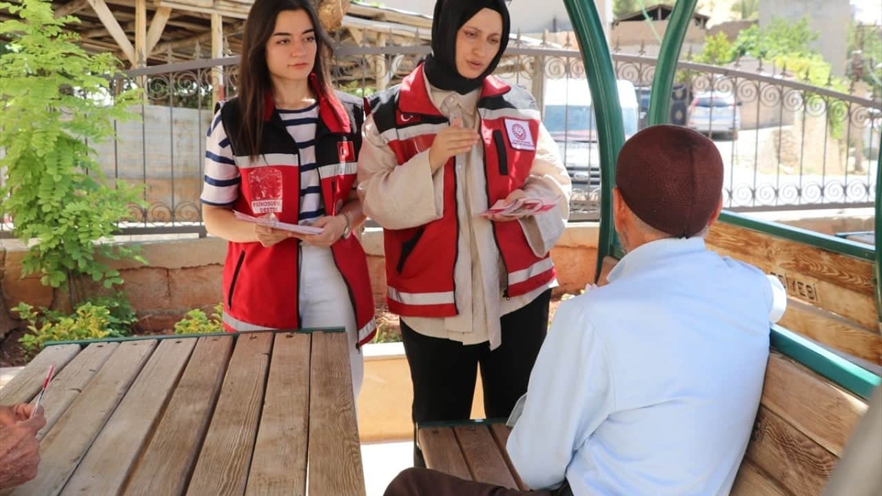 Foto - Köy köy gezip her kapıyı çalıyorlar Bakanlıktan evlilik seferberliği