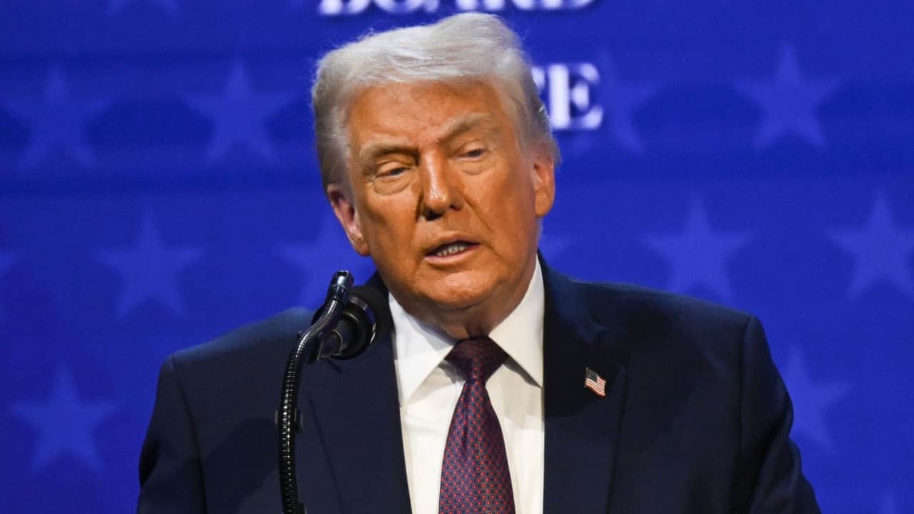 Foto - Kulağına üflüyorlar ve bomba yağdırıyor: Kim bu Trump'ın arkasındaki kilit isim?