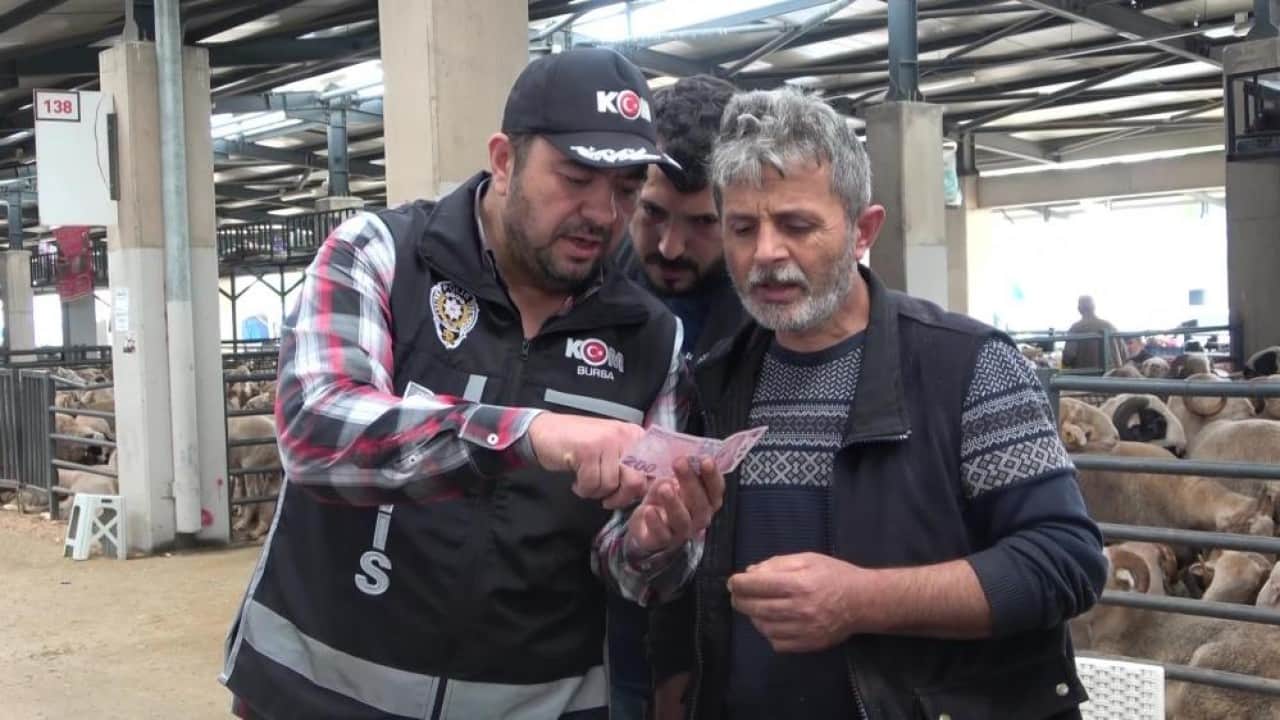 Foto - Kurban pazarında gülümseten anlar Çetin pazarlığa mali polis el koydu