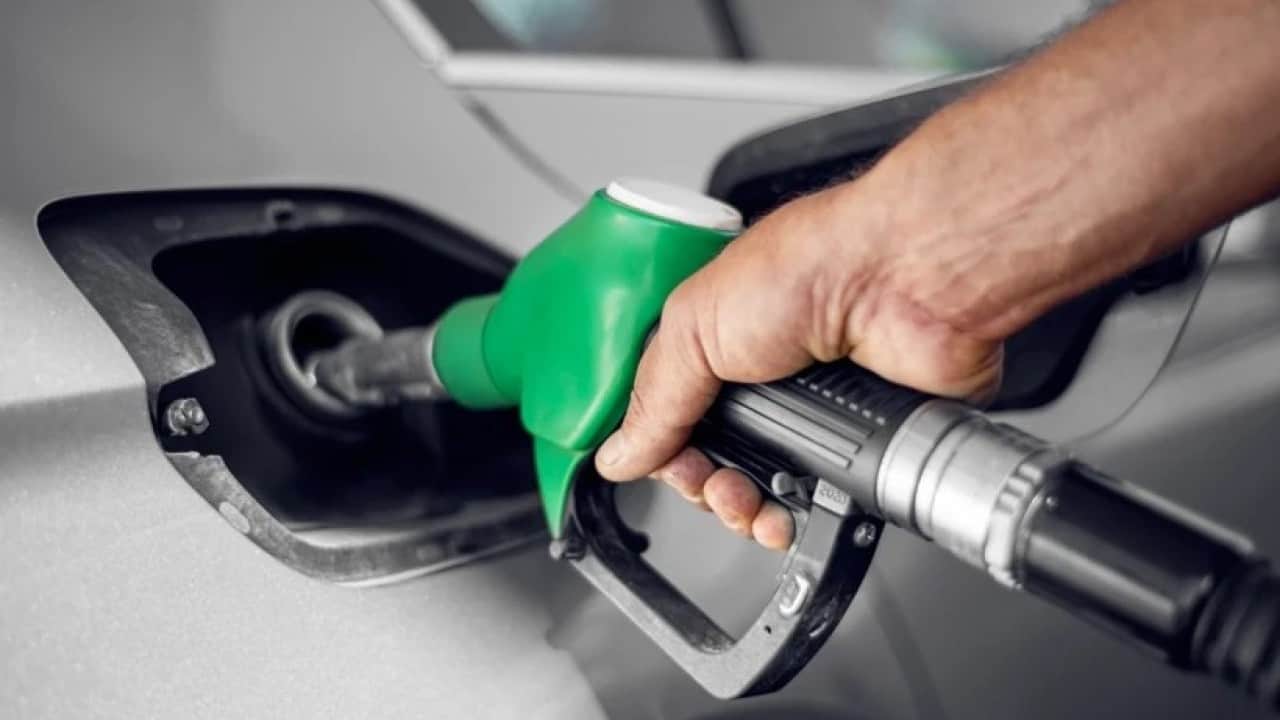 Foto - Küresel enerji krizinin faturası pompaya yansıdı! Motorine tarihi zam! İstanbul’da litre fiyatı 100 lirayı aştı!