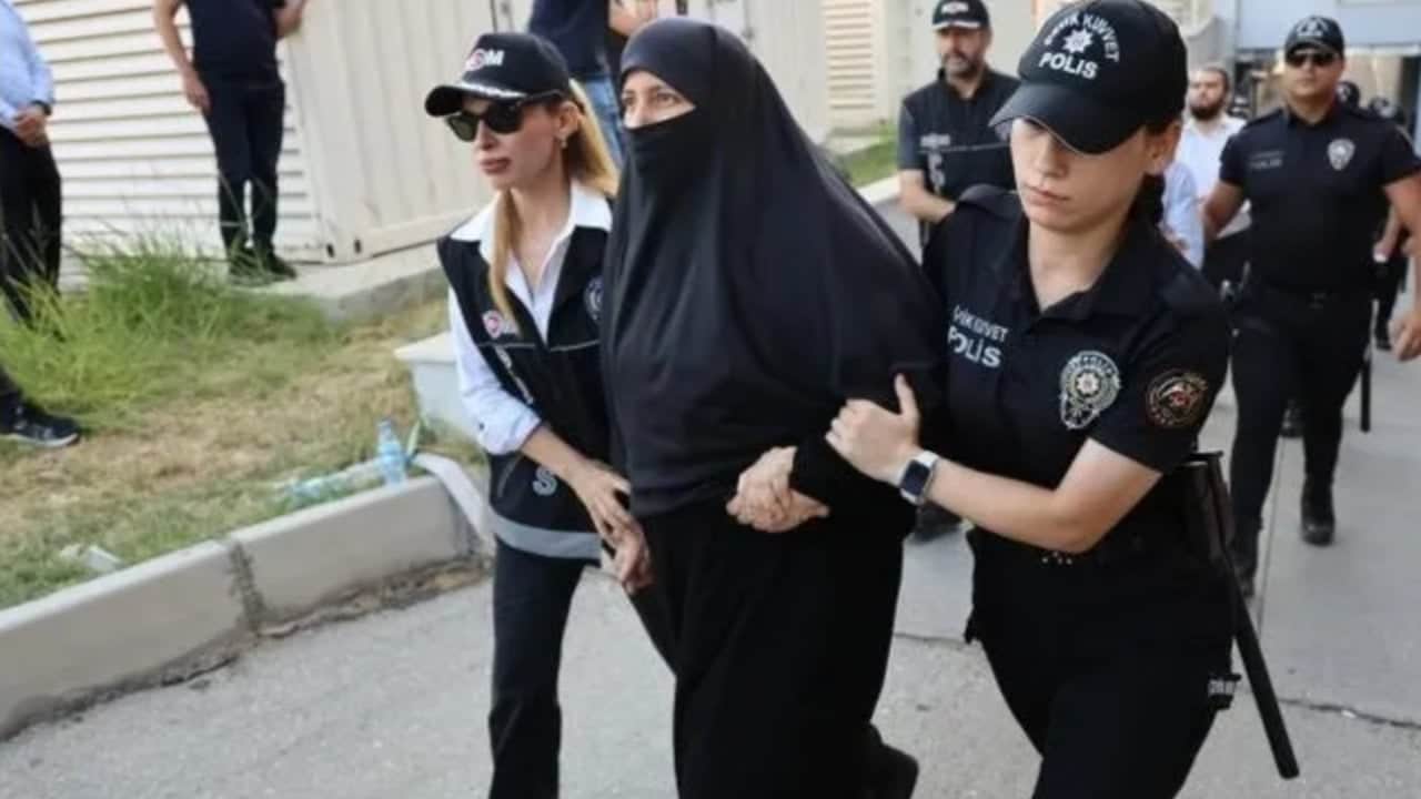 Foto - Kuytulcularda meğer her yol varmış! "Hocahanım" kendini yargıç ilan edip neler yapmış neler: İran modeli casusluk ve falaka detayları da tam bomba