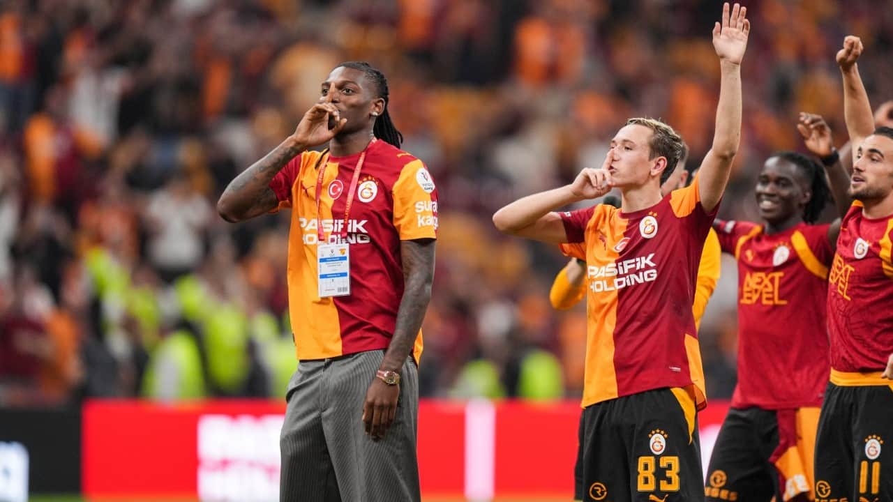 Foto - Leao sonrası bir Milanlı daha Rams Park'a gelebilecek mi?