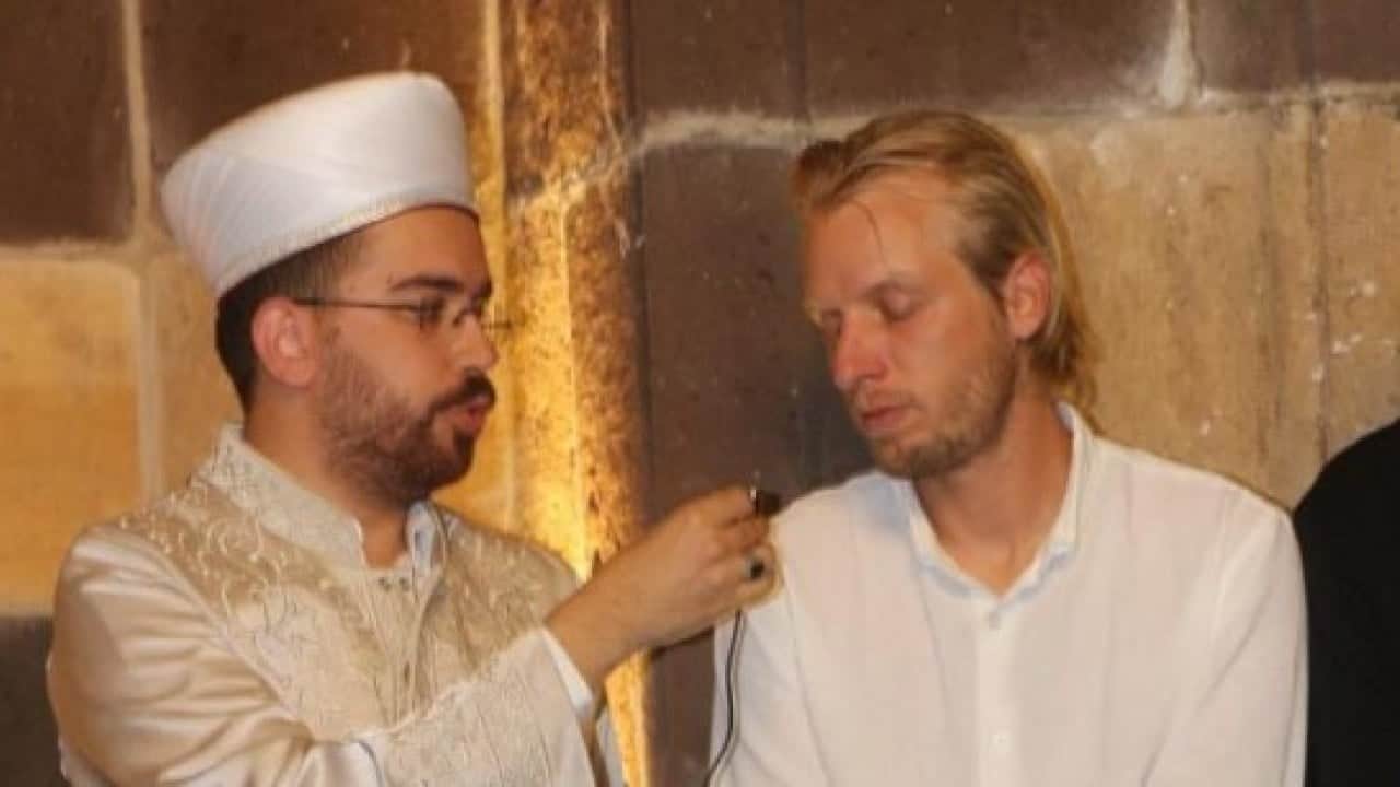 Foto - Letonyalı turist Van’da İslamiyet’i seçti