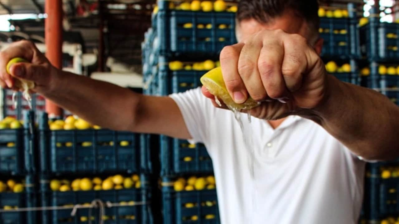Foto - Limon 5 TL’ye alıcı bulamıyor: Markette 100 TL’ye kapış kapış satılıyor... Fiyatı tartışma konusu oldu
