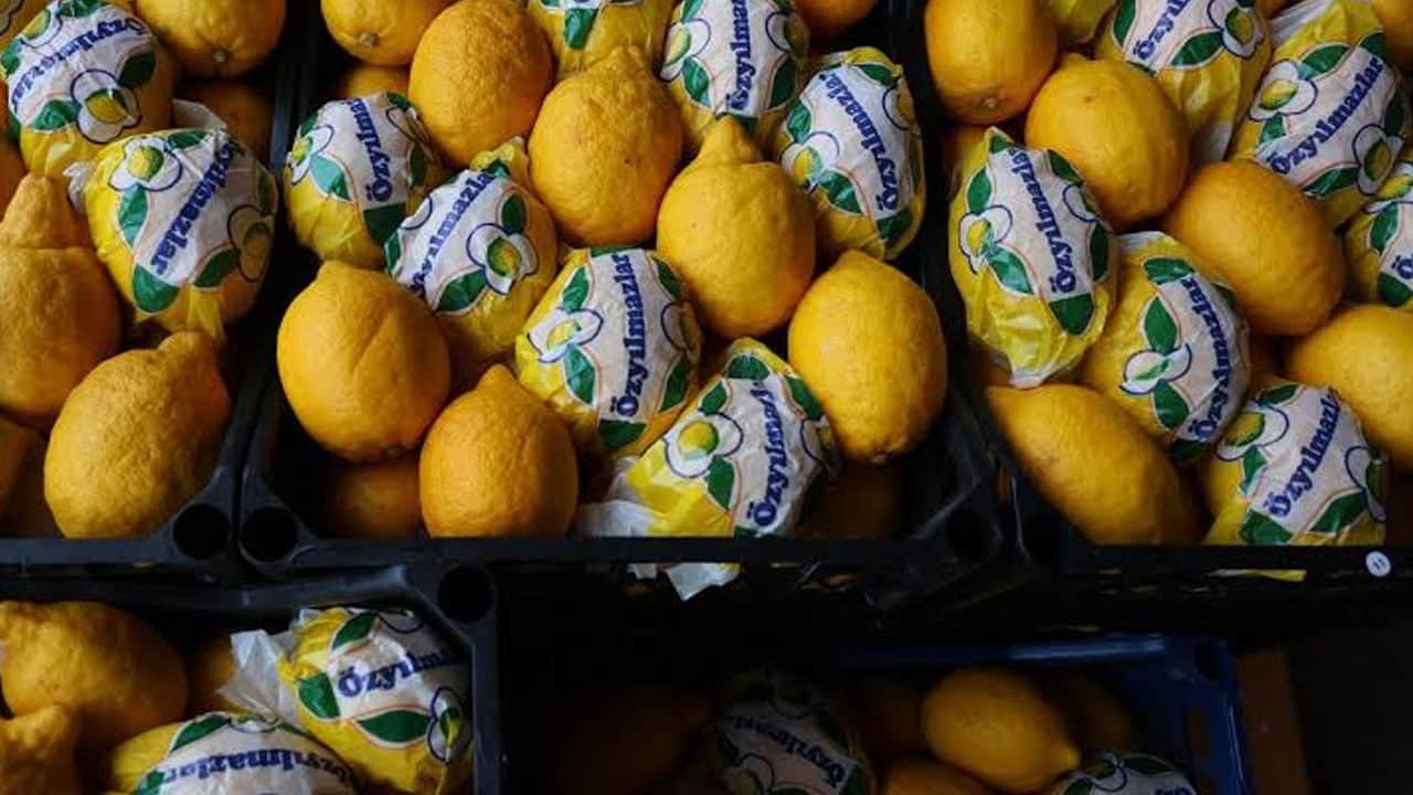 Foto - Limon 5 TL’ye alıcı bulamıyor: Markette 100 TL’ye kapış kapış satılıyor... Fiyatı tartışma konusu oldu