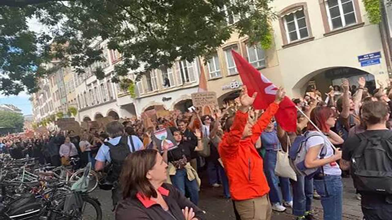Foto - Liseliler biber gazına doydu! Alın size Avrupa’da gösteri özgürlüğü
