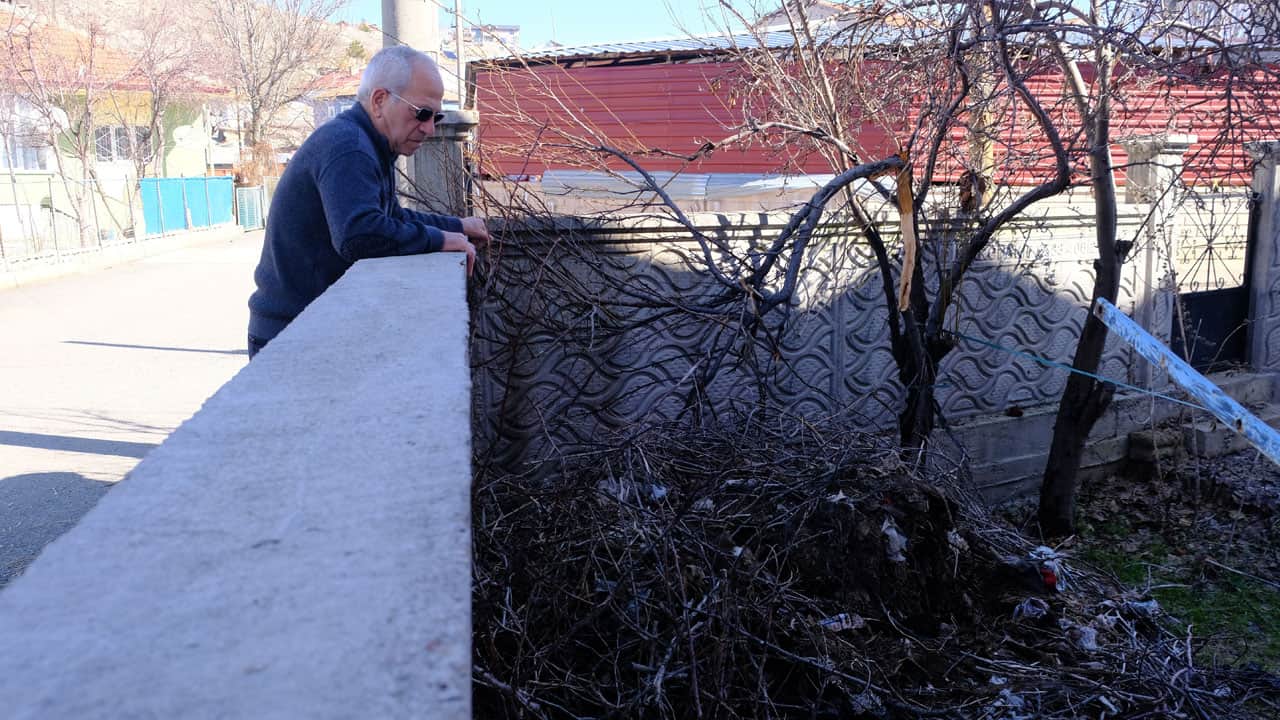 Foto - Mahalleli seferber oldu! 40 yıllık leylek yuvası yeniden yapıldı
