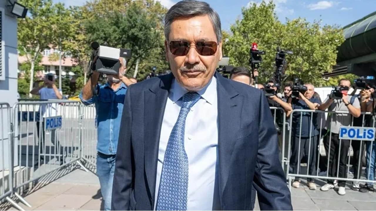 Foto - Mahkeme kararını vermişti! Melih Gökçek’ten, oğlu ve geliniyle ilgili açıklama