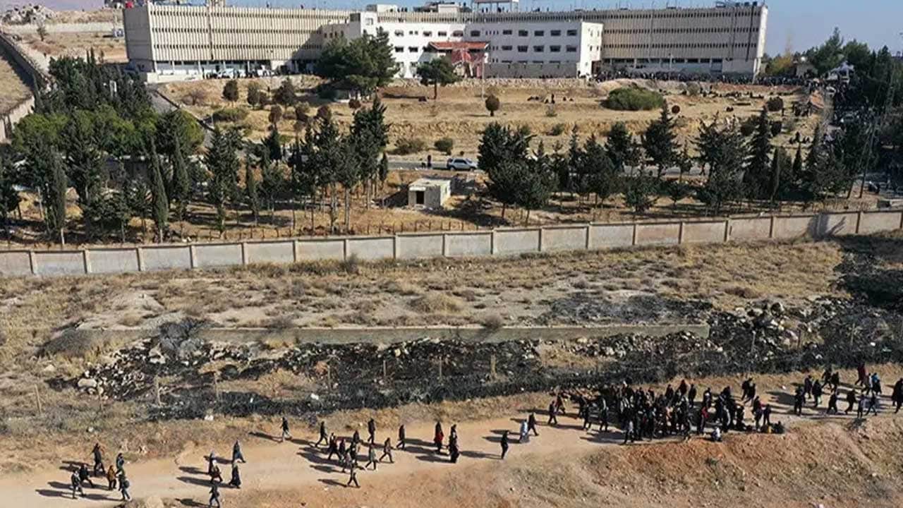 Foto - Mahkumlar rahat durmadı! Ayn el-Arab Cezaevi’nde facia
