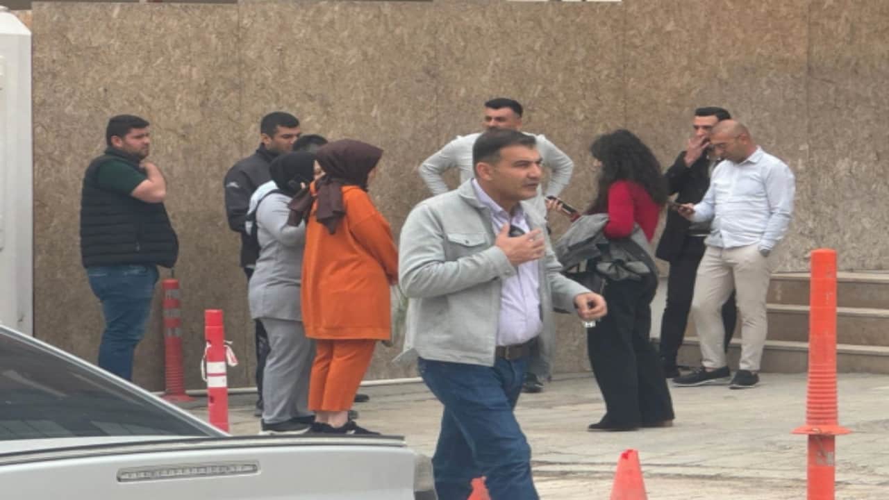 Foto - Malatya’daki şiddetli depremi nokta atışı bildi, mesajı gören arkasına bakmadan kaçmaya başladı