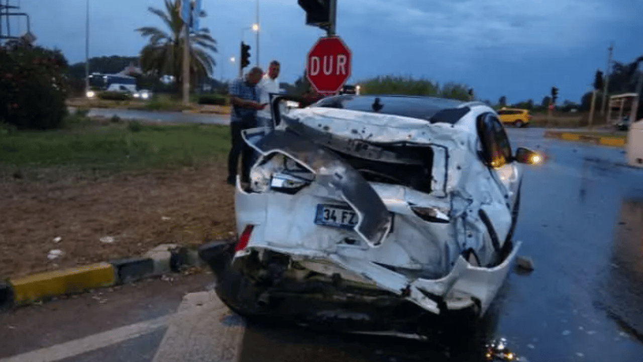 Foto - Manavgat'ta feci ölüm: 2 yabancı kadın dorsenin altında ezildi!
