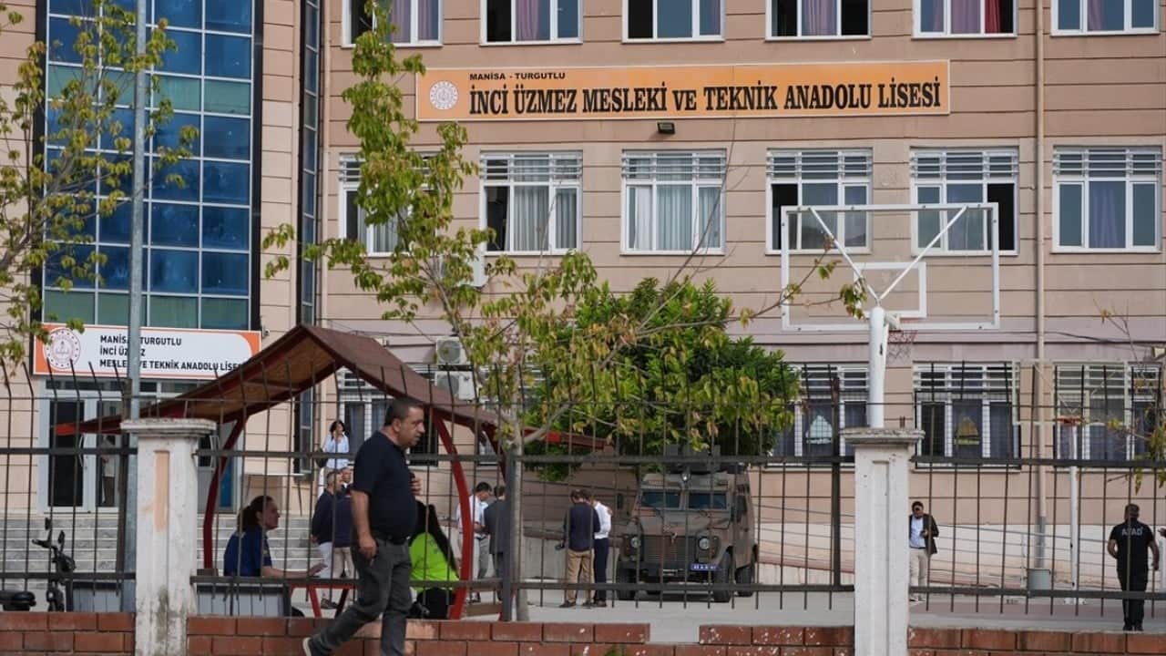 Foto - Manisa’daki okulun önünde saldırı yapılmıştı! İçişleri Bakanlığından açıklama yapıldı 