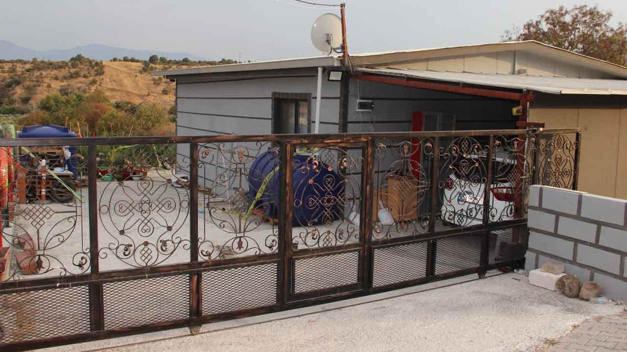 Foto - Manisa’yı yasa boğan olay: Evli çift evlerinde ölü bulundu