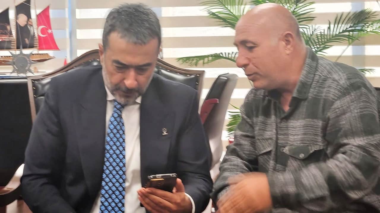 Foto - Mansur Yavaş’ın kapı dışarı ettiği sel mağduruna AK Parti kollarını açtı: Başkan Özcan’dan yeni araç sözü