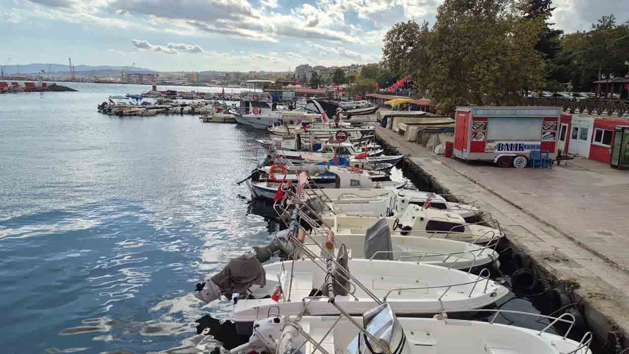 Foto - Marmara’da sert poyraz fırtınası: Tekirdağ'da deniz ulaşımı durdu!