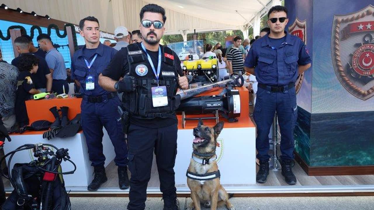 Foto - Mavi Vatan’ın yeni gücü gümbür gümbür geliyor! 72 metrelik dev gemilerde VTOL İHA dönemi